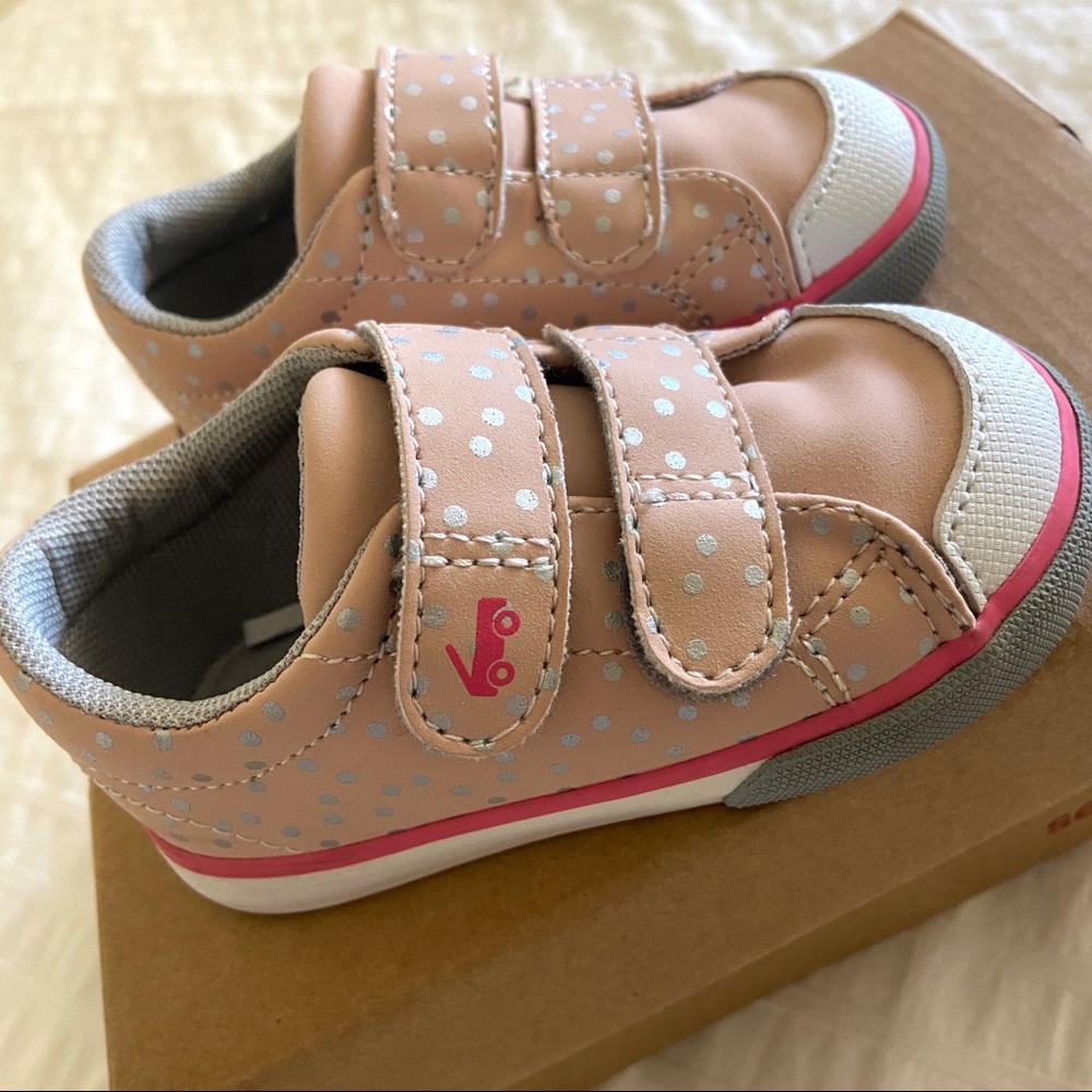 See Kai Run Morgan Sneaker Toddler Size 5